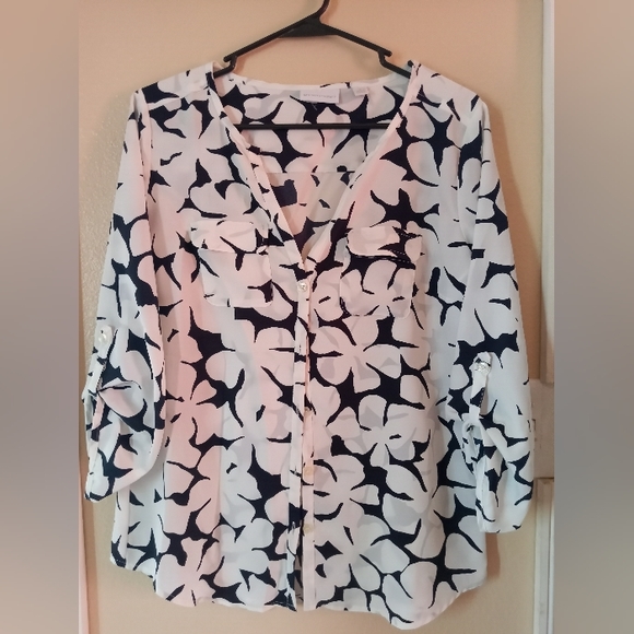 Blouses - Picture 4 of 4